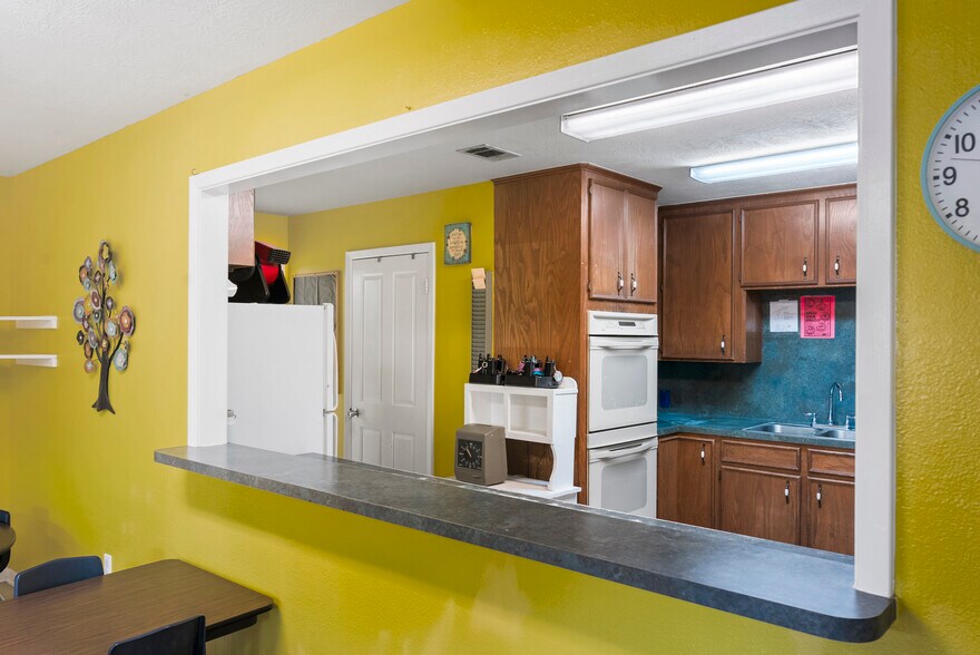 More Photos Of 989 Old Mcdade Rd, Elgin Daycare Center For Sale