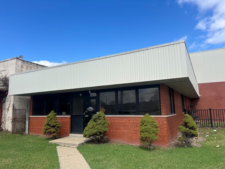 Primary Photo Of 21260 W 8 Mile Rd, Southfield Warehouse For Sale