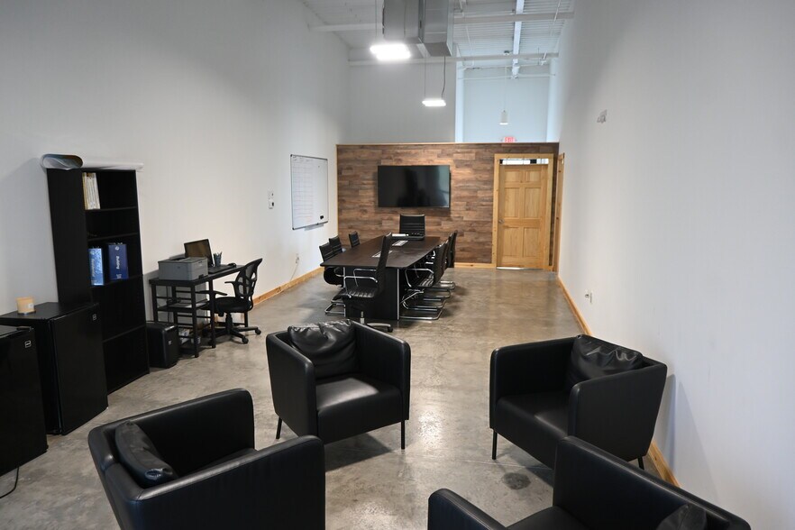 More Photos Of 3370 Rouse Rd, Orlando Storefront For Sale