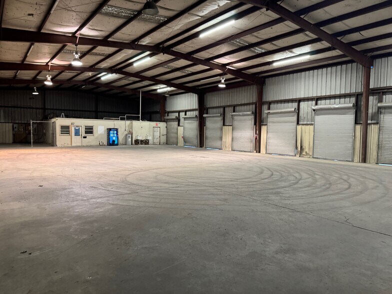More Photos Of 4145 Thurman Rd, Conley Warehouse For Lease