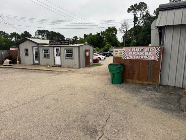 More Photos Of 412 E Spring St, Palestine Auto Dealership For Sale