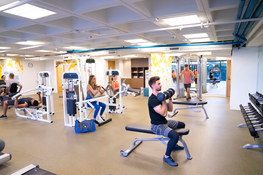 More Photos Of 9191 Towne Centre Dr, San Diego Office For Lease