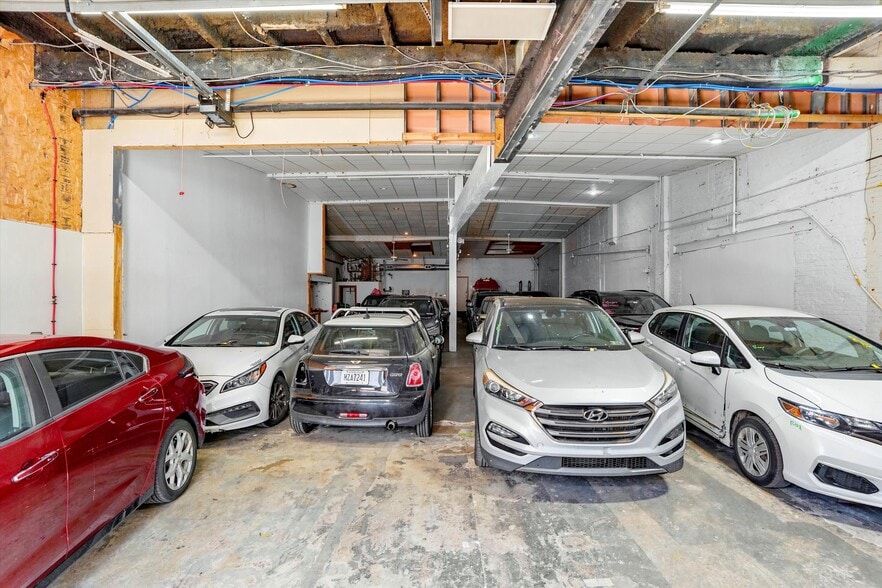 More Photos Of 1400-1414 S Darien St, Philadelphia Auto Repair For Sale