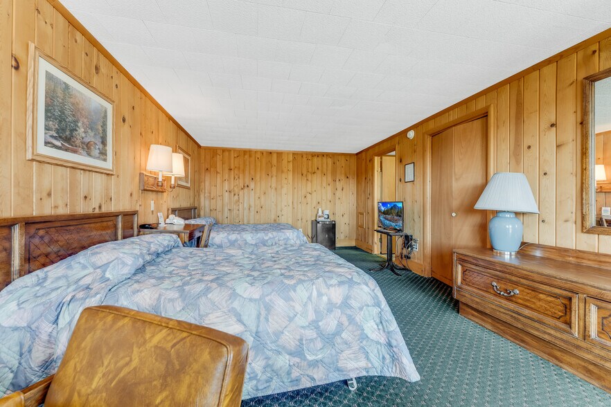 More Photos Of 21507 Seneca Trl, Marlinton Hotel For Sale