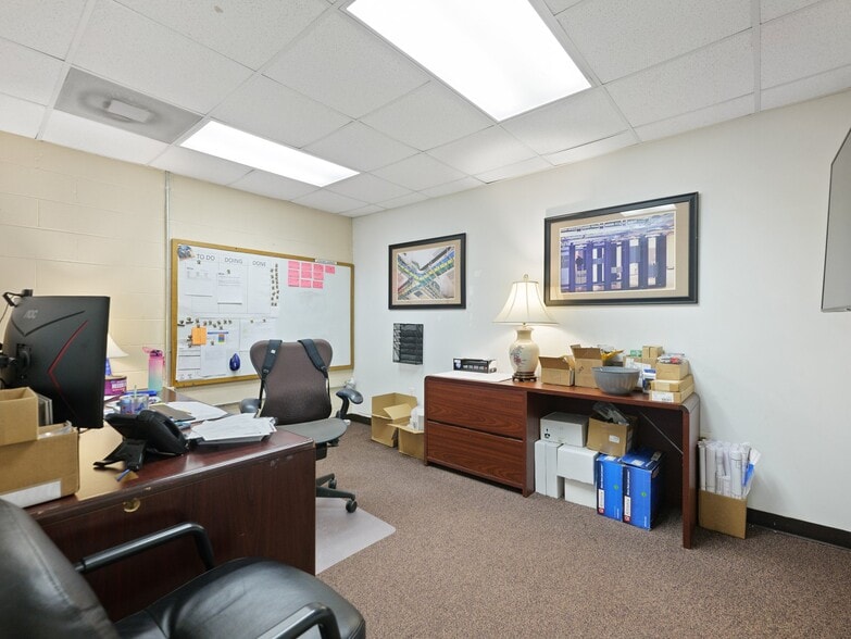 More Photos Of 2567 Athens Hwy, Gainesville Warehouse For Lease