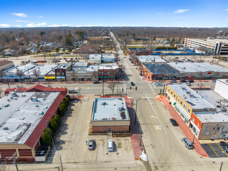 More Photos Of 2701 Sheridan Rd, Zion Freestanding For Sale