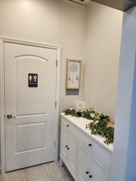 More Photos Of 3810 Gunn Hwy, Tampa Office For Sale