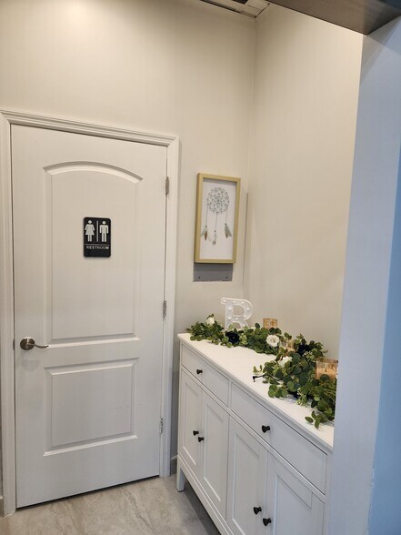 More Photos Of 3810 Gunn Hwy, Tampa Office For Sale