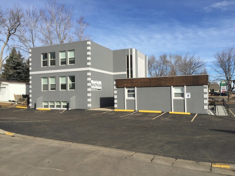 More Photos Of 1901 Kipling St, Lakewood Office For Sale