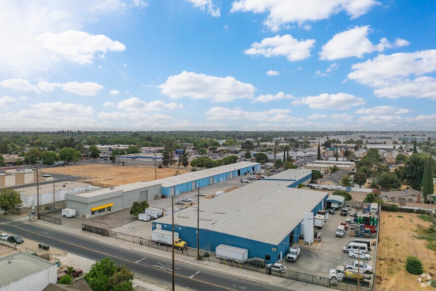 More Photos Of 236 S Santa Cruz Ave, Modesto Warehouse For Lease