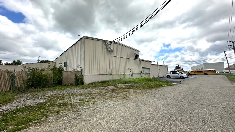 More Photos Of 3731 W Alexandersville Bellbrook Rd, Dayton Warehouse For Sale