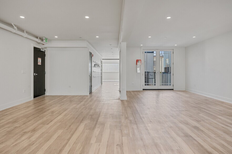 More Photos Of 320 Judah St, San Francisco Loft Creative Space For Lease