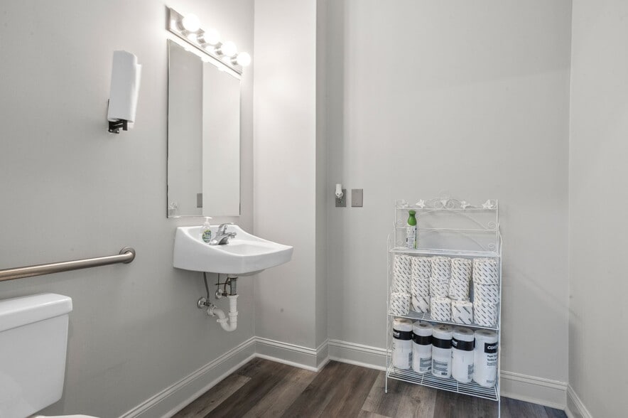 More Photos Of 1544 Fording Island Rd, Hilton Head Island Medical For Sale