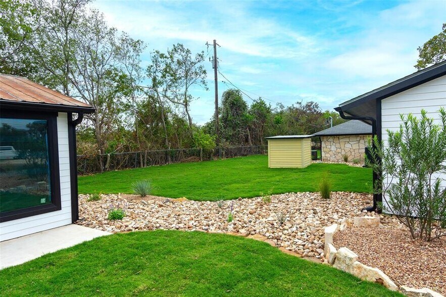 More Photos Of 27320 Ranch Road 12, Dripping Springs Office For Sale