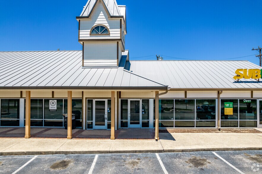 More Photos Of 12303-12335 Wetmore Rd, San Antonio Storefront For Sale