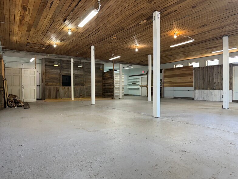 More Photos Of 5566 4th St, Satsuma Daycare Center For Sale