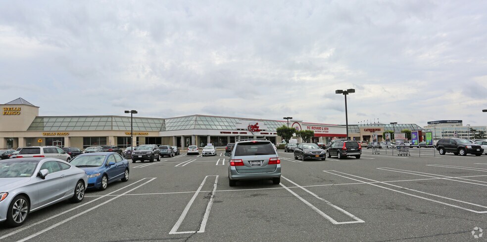 More Photos Of 23 Old Country Rd, Carle Place General Retail For Lease