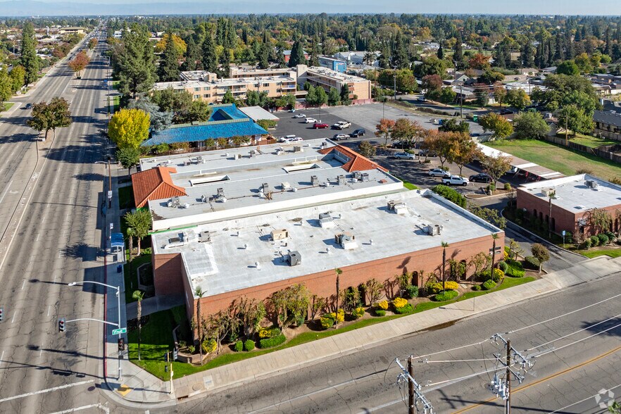 More Photos Of 1391-1393 W Shaw Ave, Fresno Office For Lease