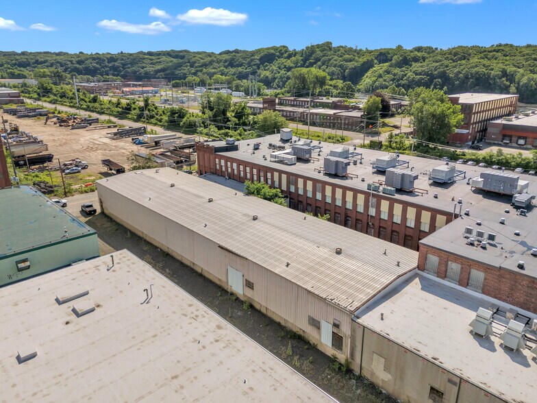 More Photos Of 28 Appleton St, Holyoke Warehouse For Lease