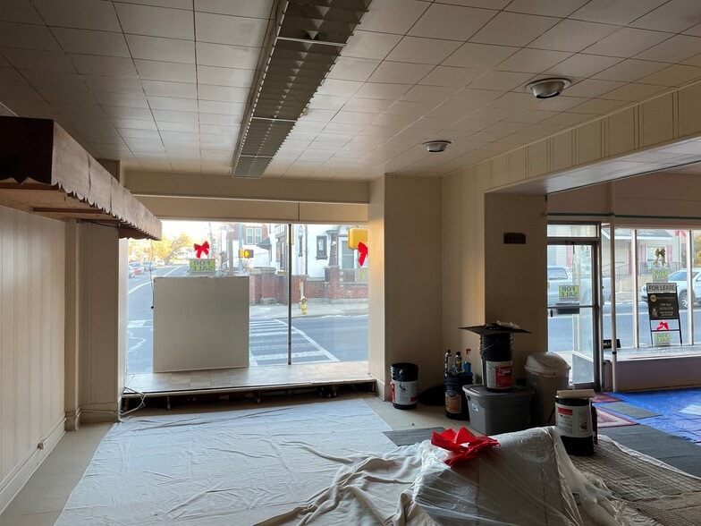 More Photos Of 520 Main St, Hellertown Storefront Retail Residential For Sale