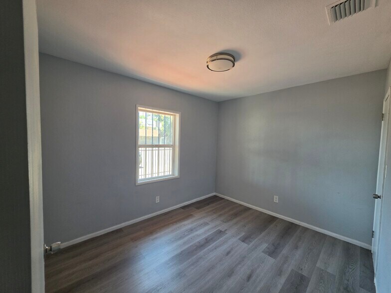 More Photos Of 1673-1675 N D St, San Bernardino Office For Lease