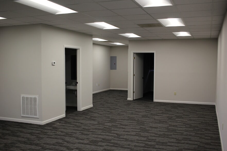 More Photos Of 1906 E Highway 54, Durham Unknown For Lease