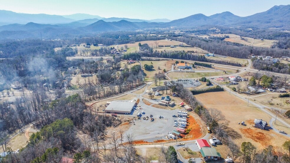 More Photos Of 104 Circle Rd, Newport Manufactured Housing Mobile Home Park For Sale