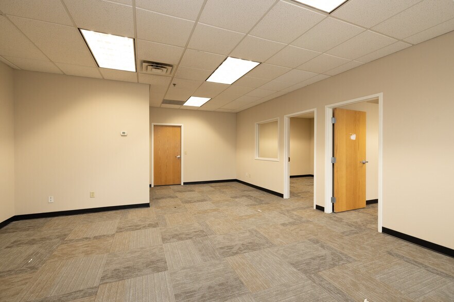 More Photos Of 21021 Heron Way, Lakeville Light Manufacturing For Lease