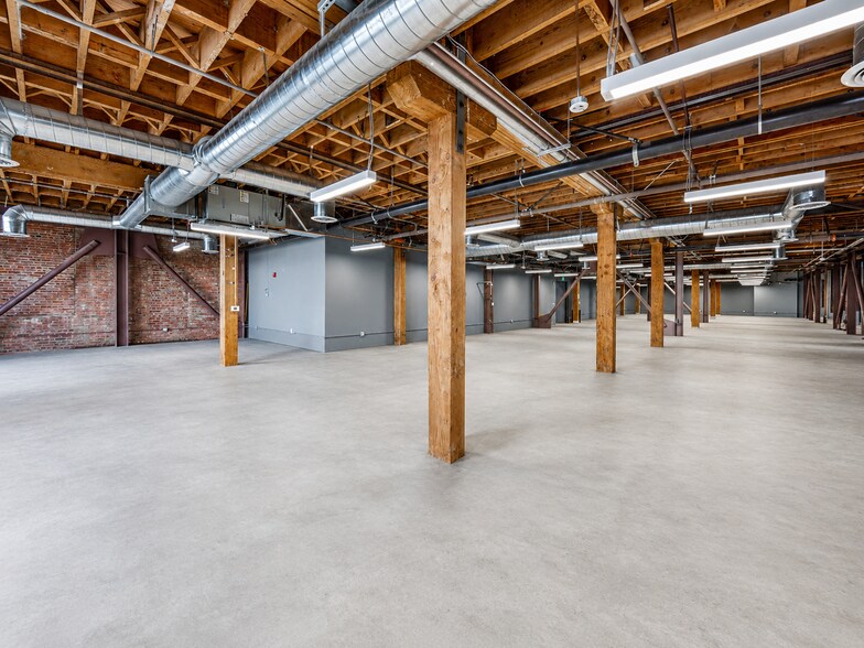 More Photos Of 440 Seaton St, Los Angeles Loft Creative Space For Lease
