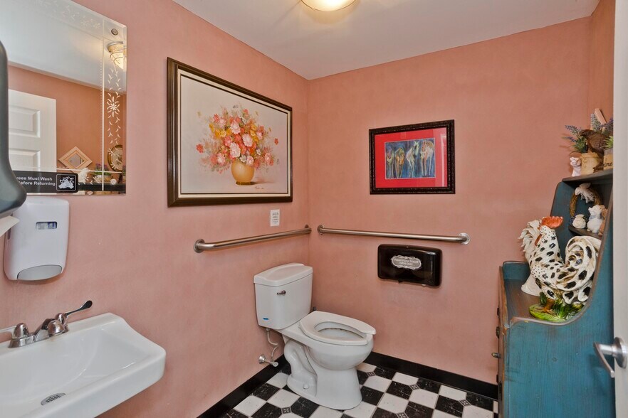 More Photos Of 181 W State St, Granby Storefront Retail Residential For Sale