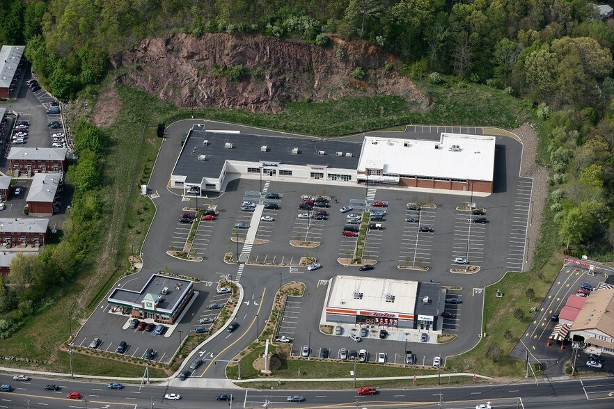 More Photos Of 468-470 Foxon Blvd, New Haven Freestanding For Lease