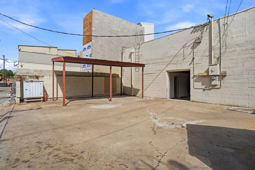 More Photos Of 2927 Morton St, Fort Worth Storefront For Lease