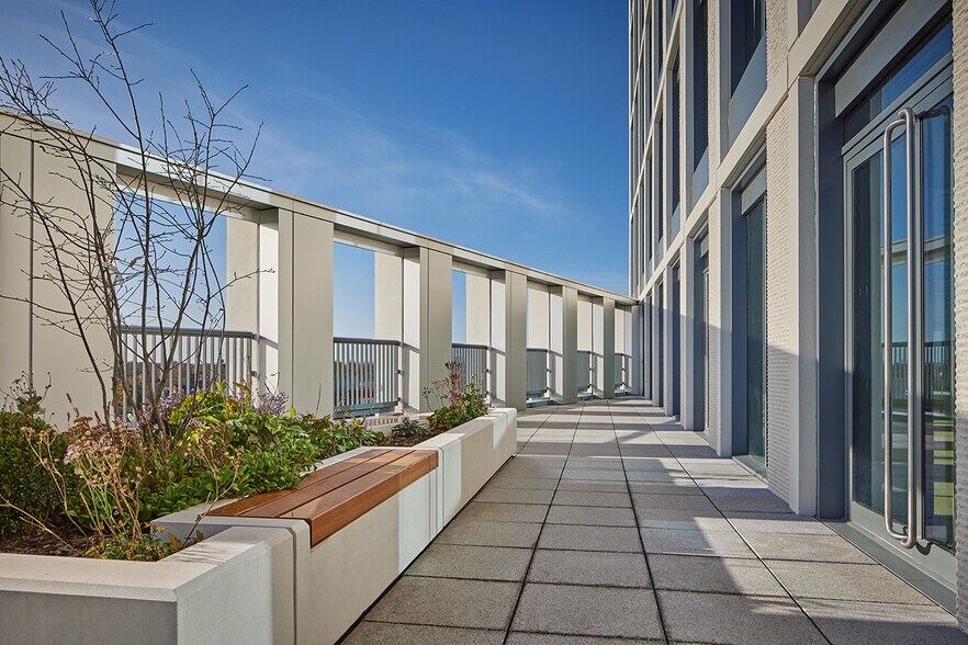 More Photos Of Station Sq, Coventry Office For Lease