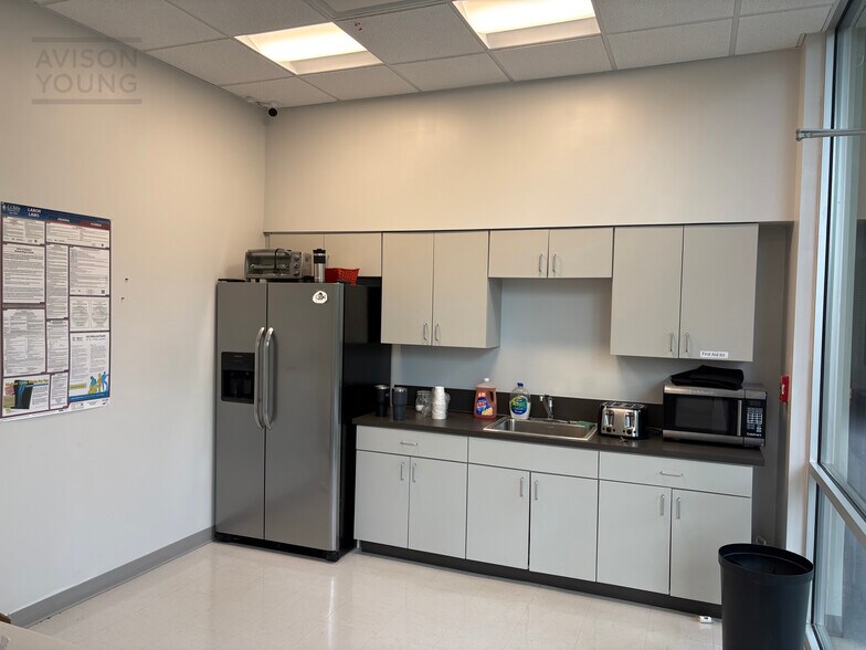 More Photos Of 651 W Warren Ave, Longwood Medical For Lease