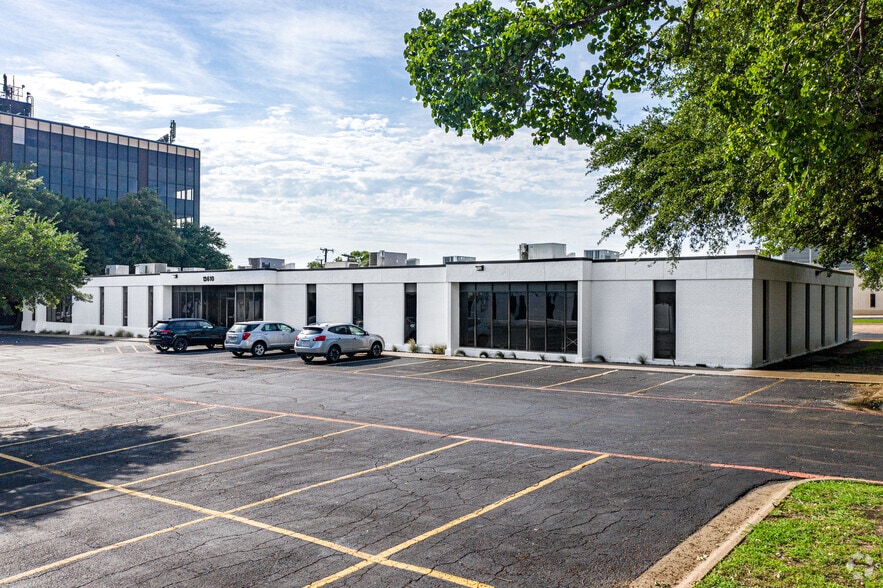 Primary Photo Of 13610 Midway Rd, Farmers Branch Medical For Lease