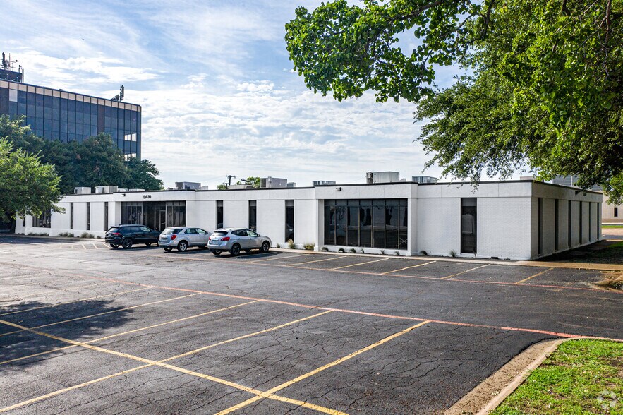 Primary Photo Of 13610 Midway Rd, Farmers Branch Office For Lease