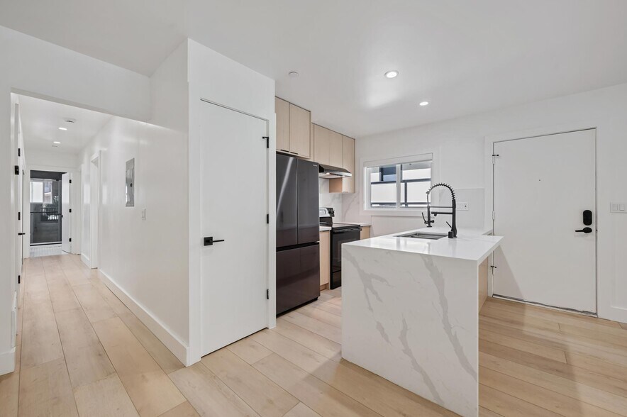More Photos Of 19 Knoll Ln, Mill Valley Apartments For Sale