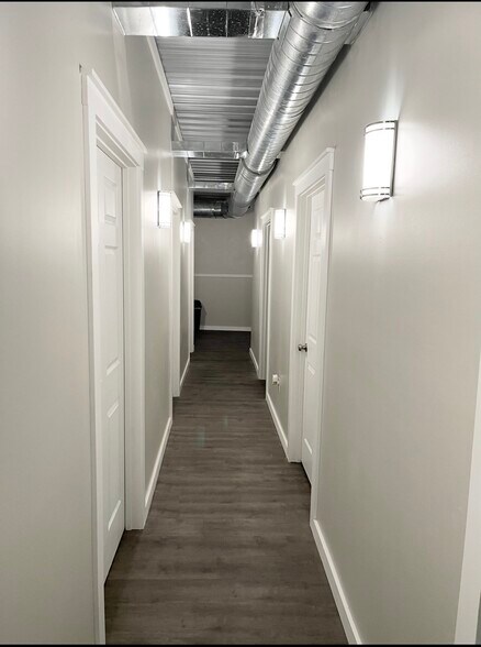 More Photos Of 4310 5th Ave, Marianna Medical For Lease