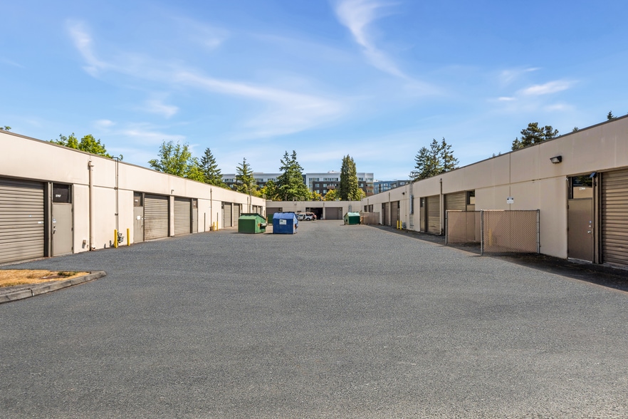 More Photos Of 4002-4014 148th Ave NE, Redmond Unknown For Lease