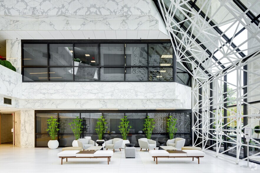 More Photos Of 901 North Lake Destiny Rd, Maitland Office For Lease