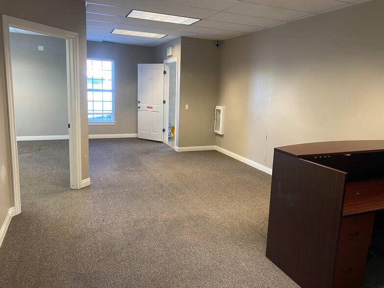 More Photos Of 327 W Gordon Ave, Layton Office For Sale