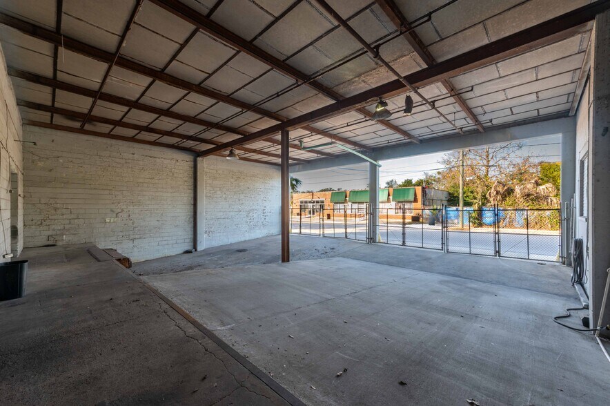 More Photos Of 1839 Ionia St, Jacksonville Warehouse For Lease