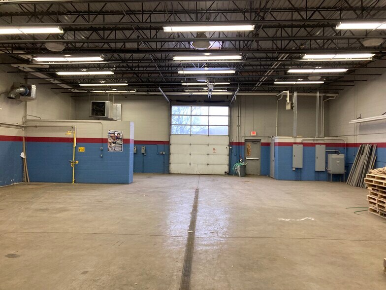 More Photos Of 802 E Central Entrance, Duluth Schools For Lease