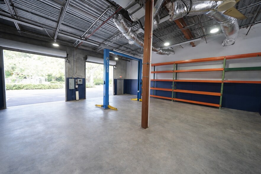 More Photos Of 587 105th Ave N, West Palm Beach Light Distribution For Lease