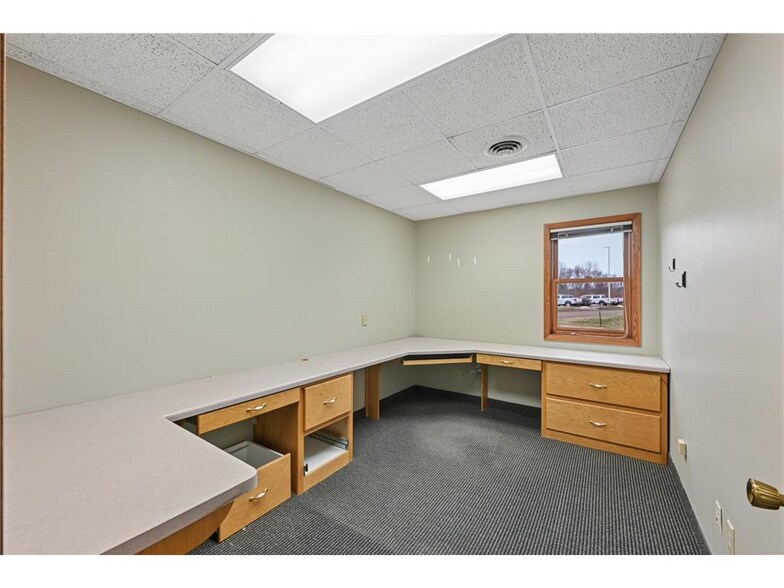 More Photos Of 700 Highway 55 E, Buffalo Office For Sale