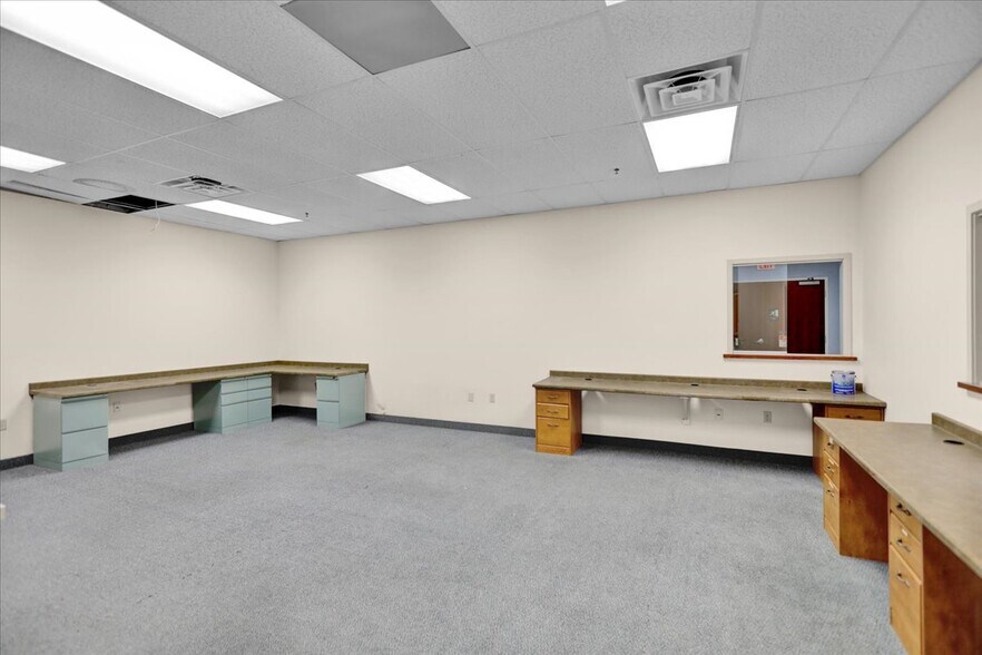 More Photos Of 1350 Broadcasting Rd, Wyomissing Office For Sale