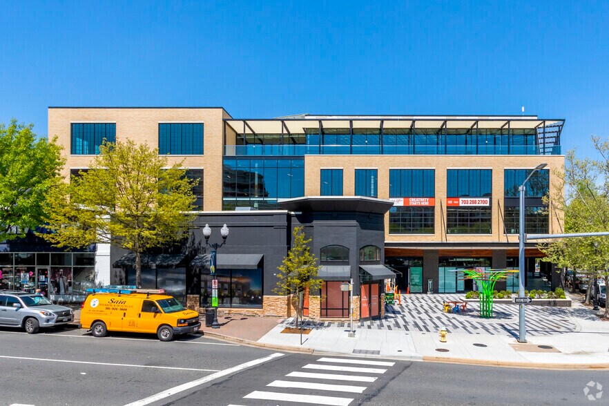 More Photos Of 1440 N Edgewood St, Arlington Coworking Space