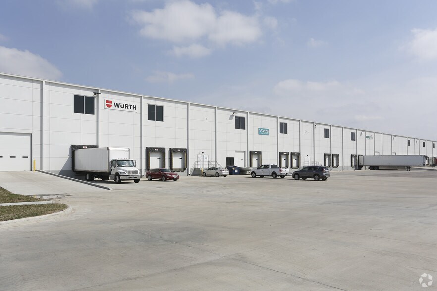 More Photos Of 9501 NE Parvin Rd, Kansas City Unknown For Lease