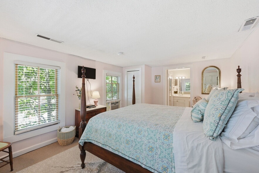 More Photos Of 508 Church St, Oriental Hospitality For Sale