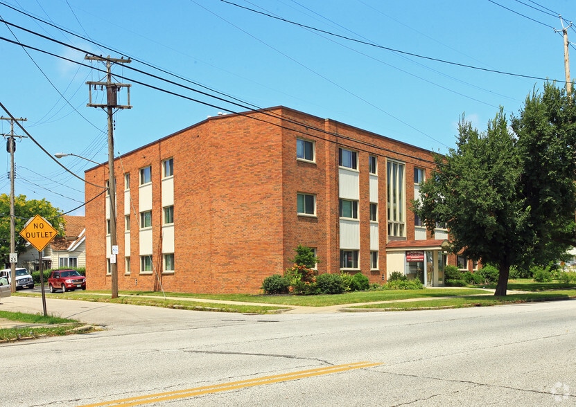 More Photos Of 18051 Lake Shore Blvd, Cleveland Apartments For Sale